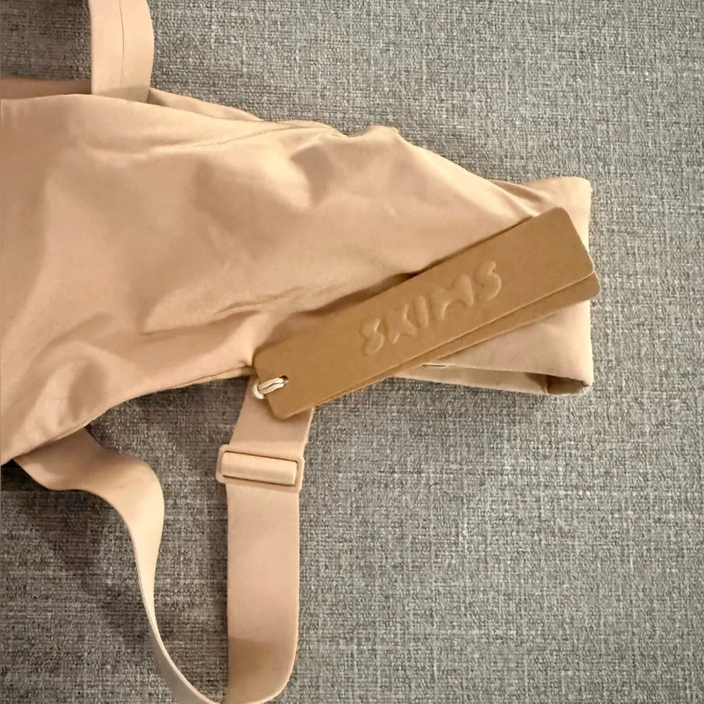 SKIMS‎ Smooth Tan underwire Bra NWT - Picture 3 of 9